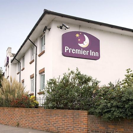 Premier Inn Basildon Rayleigh Exterior photo