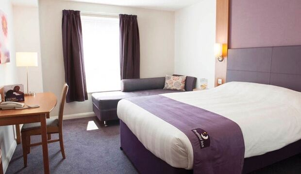 Premier Inn Basildon Rayleigh Exterior photo